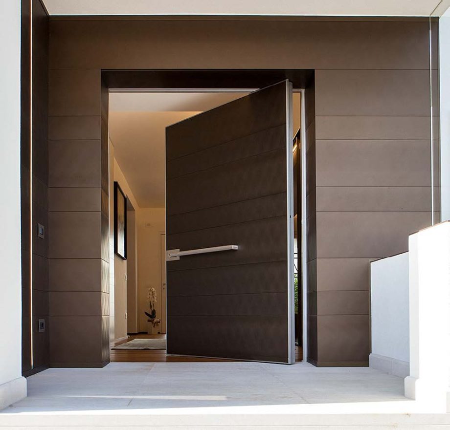 entrance pivot door