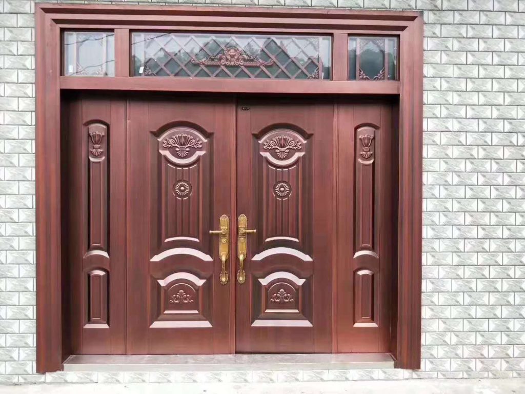 Double-opening traditional entrance door